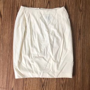 Holt Renfrew cream skirt, sz 2